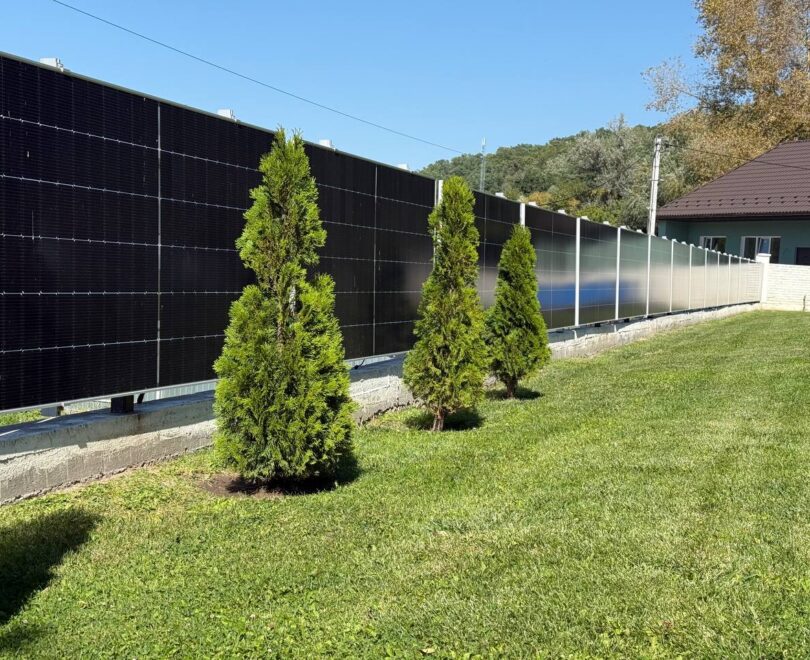 photo_2025-08-29_15-14-55 (2) Солнечная электростанция 6,9 кВт (панели-забор 90°)